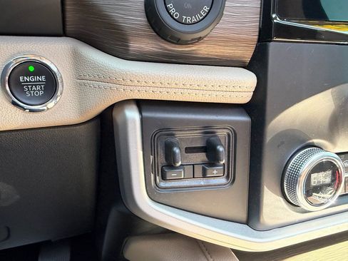 Used 2023 Ford Expedition Limited AWD/4WD image 16