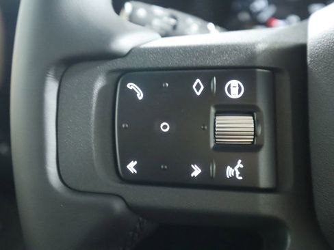 New 2026 Land Rover Defender 110 X-Dynamic SE image 12