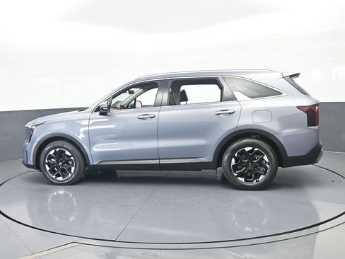 Used 2025 Kia Sorento S FWD image 3