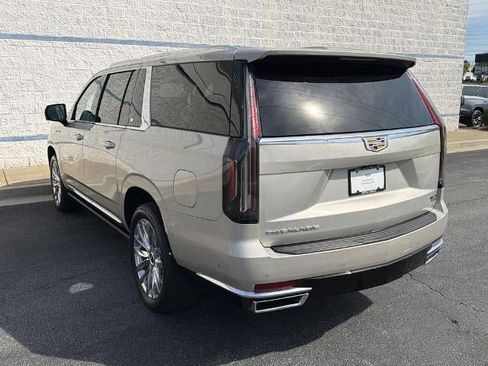 Used 2022 Cadillac Escalade ESV Premium Luxury w/ Performance Package AWD/4WD image 5