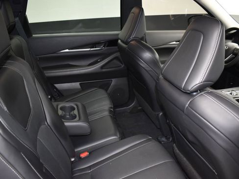 Certified 2025 INFINITI QX60 Pure image 22