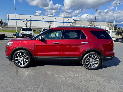 Used 2018 Ford Explorer Platinum AWD/4WD image 7