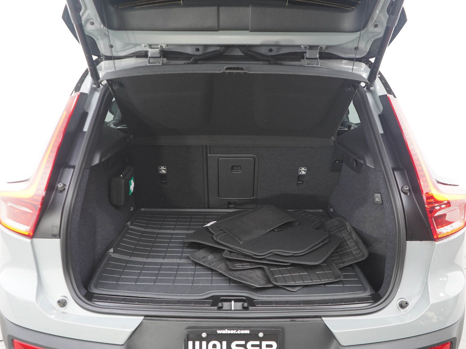 Used 2026 Volvo XC40 B5 Ultra w/ Protection Package Premier AWD/4WD image 16