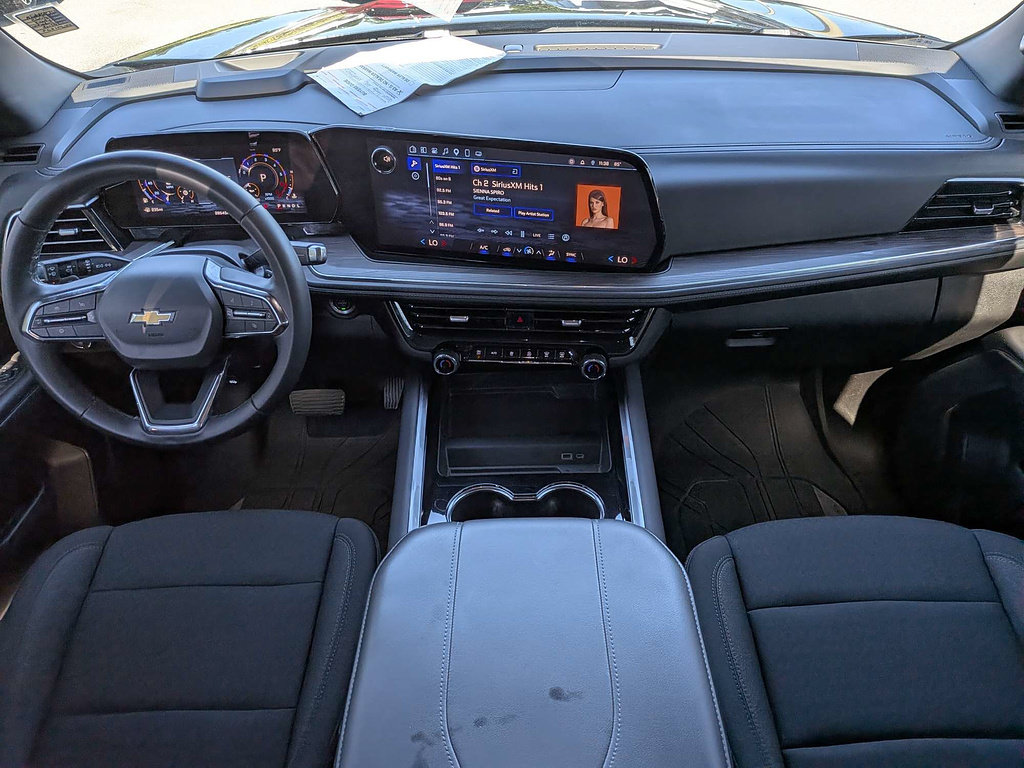 Used 2025 Chevrolet Suburban LS RWD image 14