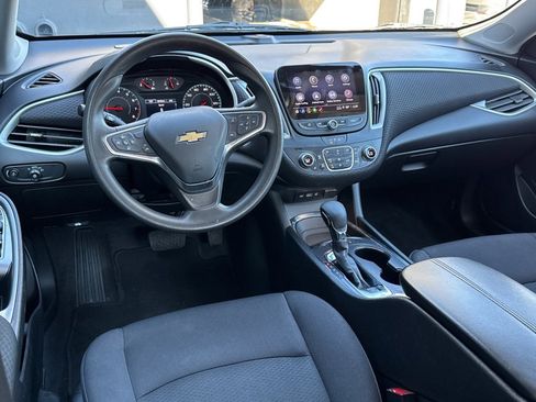 Used 2024 Chevrolet Malibu LT image 3