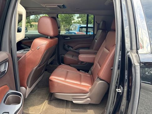 Used 2016 Chevrolet Suburban LTZ RWD image 7