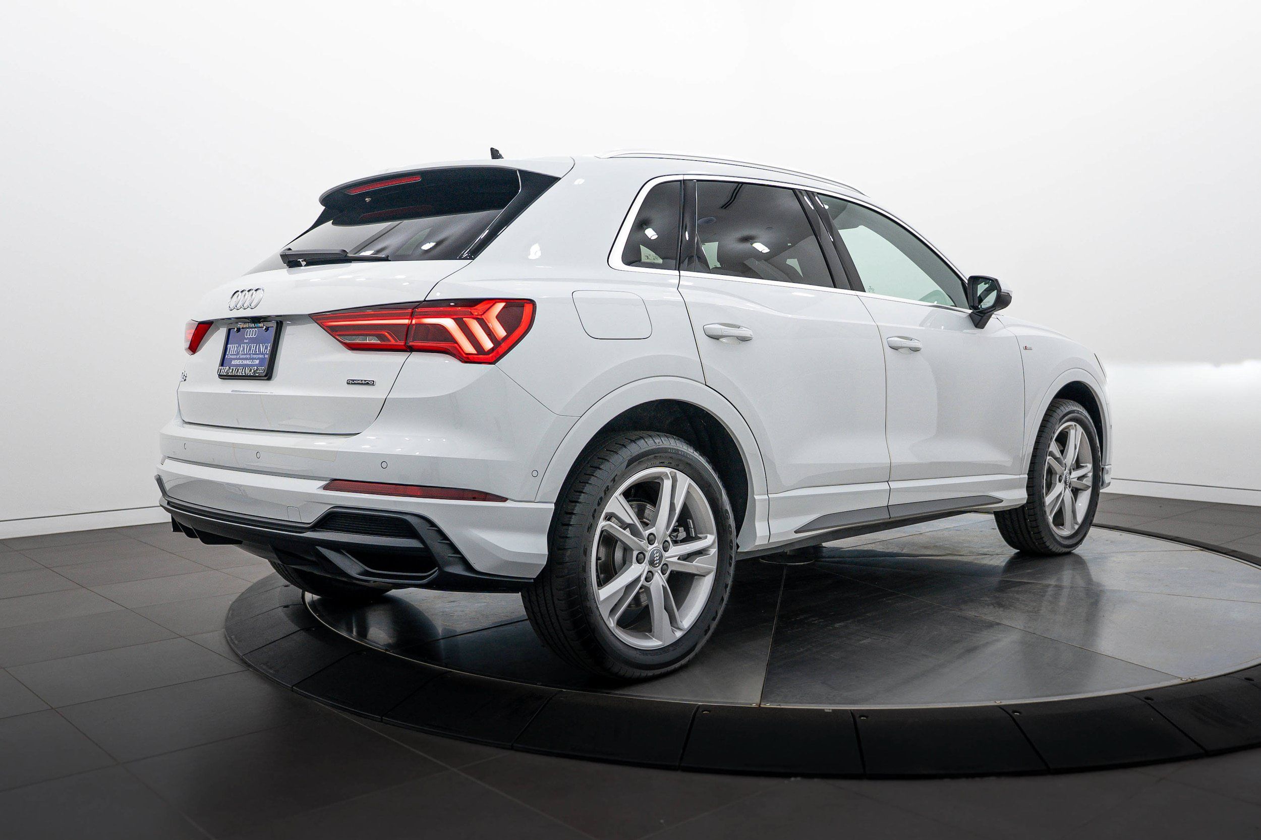 Used 2019 Audi Q3 2.0T Prestige AWD/4WD image 4