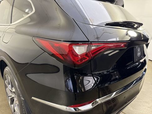 Certified 2024 Acura MDX w/ Technology Package AWD/4WD image 32