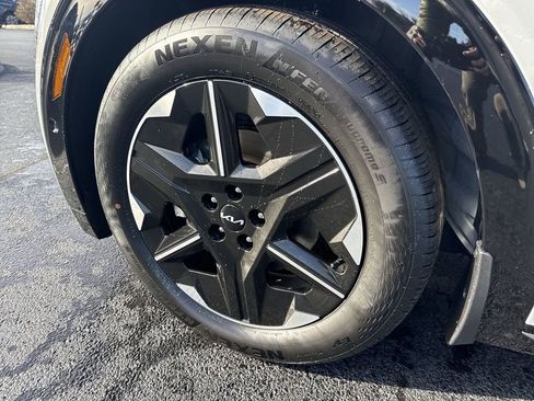 New 2025 Kia EV6 Wind image 8