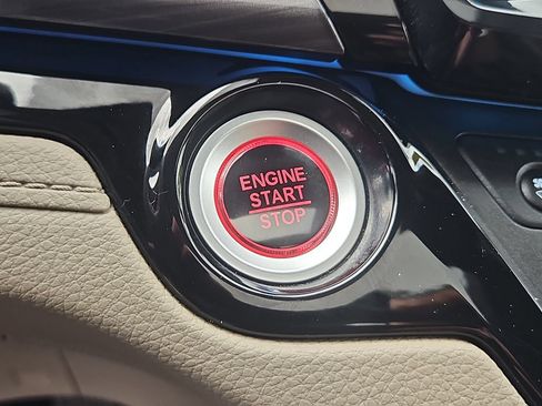 Certified 2024 Honda Odyssey Elite image 25