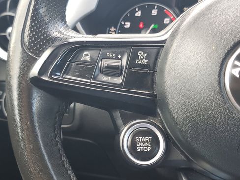 Used 2022 Alfa Romeo Giulia Sprint image 19