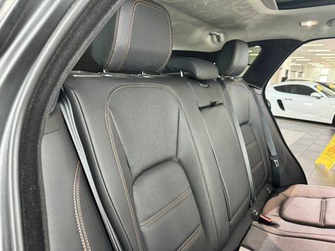 Used 2020 Jaguar F-PACE Prestige image 18