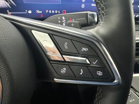 Used 2025 Buick Enclave Preferred FWD image 13