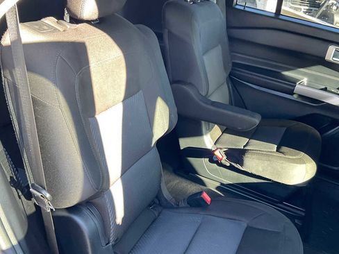 Used 2022 Ford Explorer XLT image 41