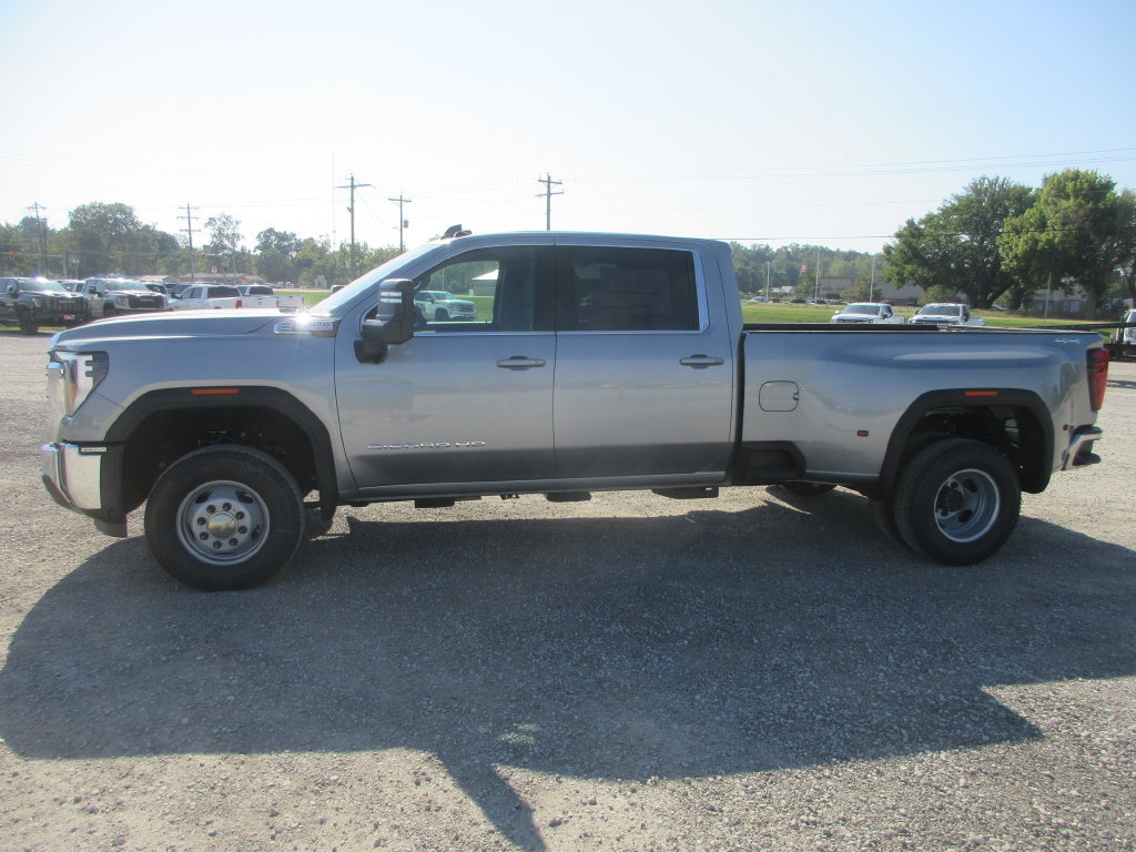 New 2026 GMC Sierra 3500 SLE w/ SLE Value Package AWD/4WD image 10