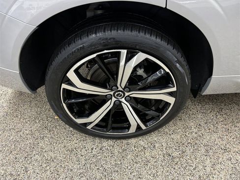Certified 2022 Volvo XC60 B6 R-Design w/ Advanced Package image 37
