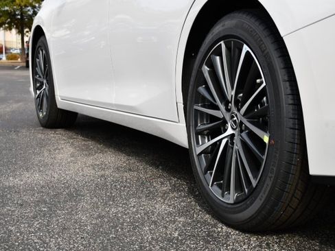 New 2025 Lexus ES 350 w/ Premium Package image 9