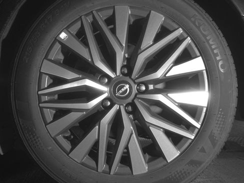 Used 2025 Nissan Altima 2.5 SV FWD image 14