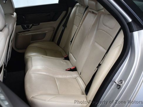 Used 2015 Jaguar XJ image 20