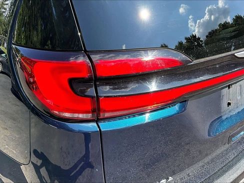 Used 2023 Chrysler Pacifica Limited w/ Uconnect Theater Family Group AWD/4WD image 23
