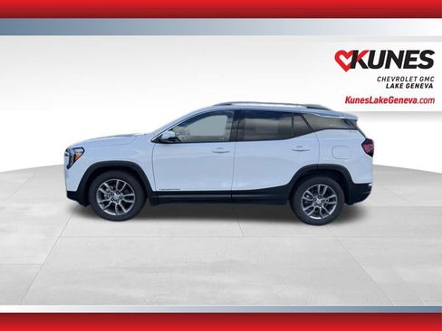 Used 2024 GMC Terrain SLT image 9