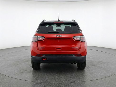 Used 2025 Jeep Compass Trailhawk image 7