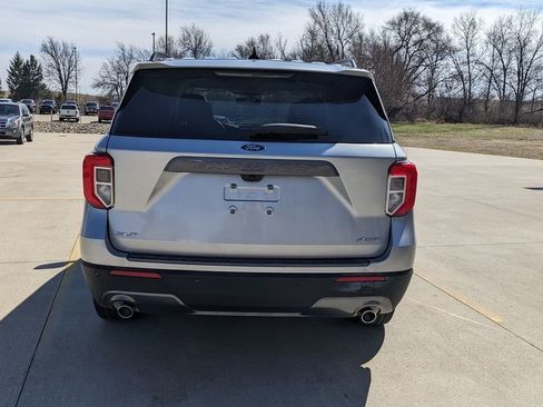 Certified 2022 Ford Explorer XLT w/ XLT Sport Appearance Package image 4