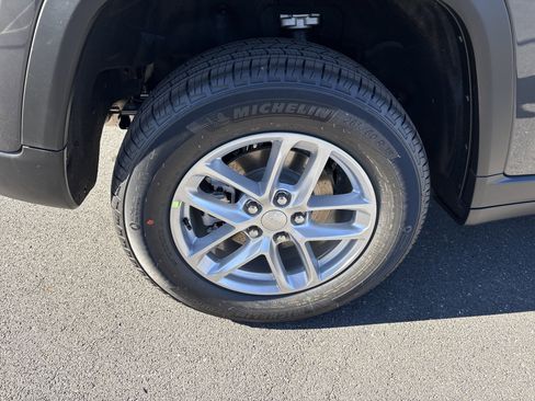 New 2025 Jeep Grand Cherokee Laredo X w/ Luxury Tech Group I image 7