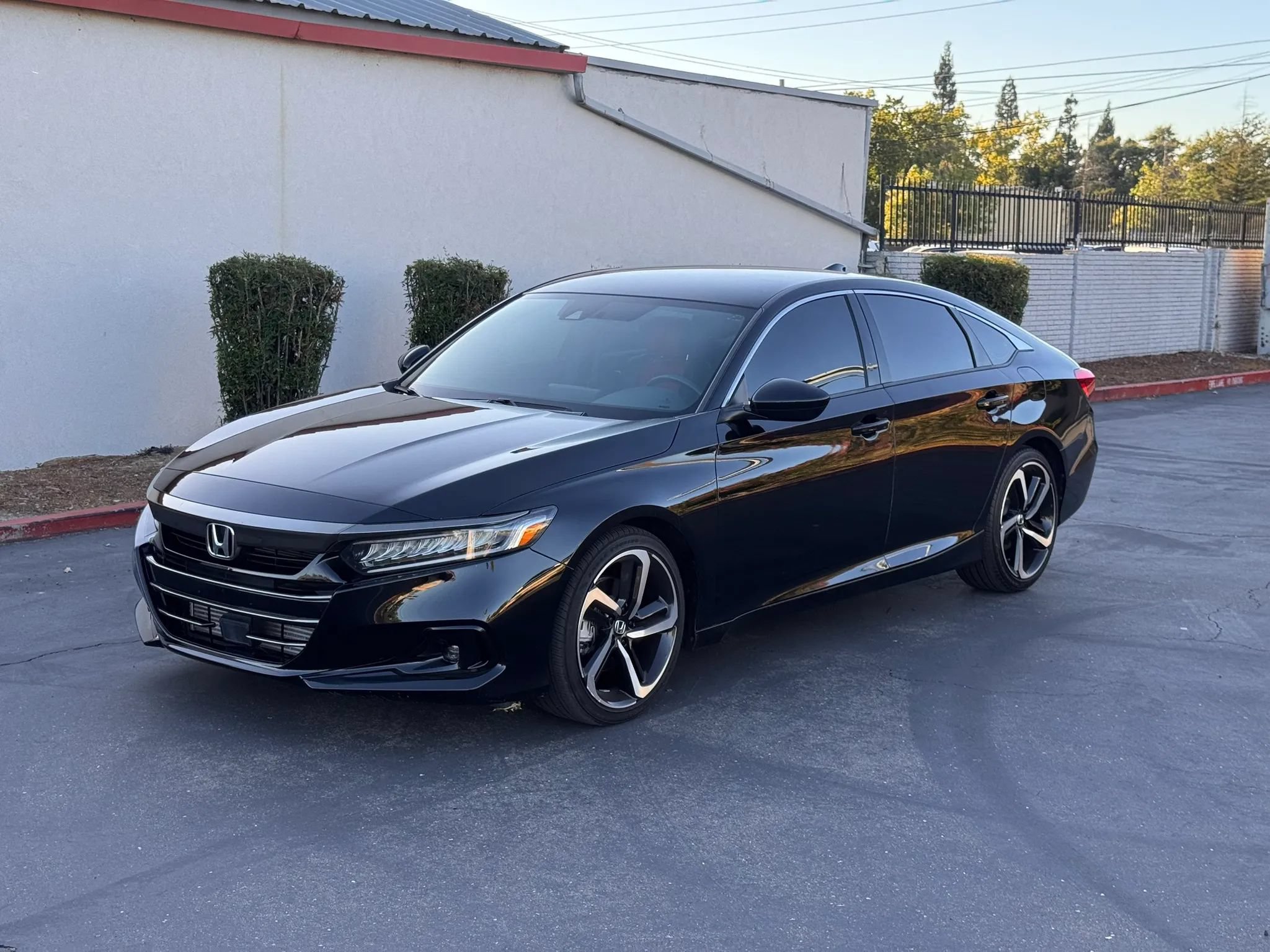 Used 2022 Honda Accord Sport image 2