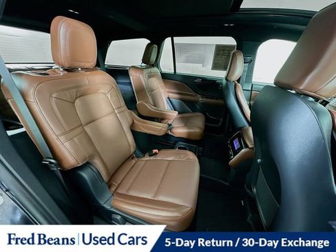 Certified 2025 Lincoln Aviator Reserve w/ Illumination Package AWD/4WD image 32