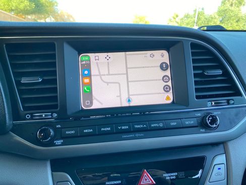 Used 2017 Hyundai Elantra SE image 63