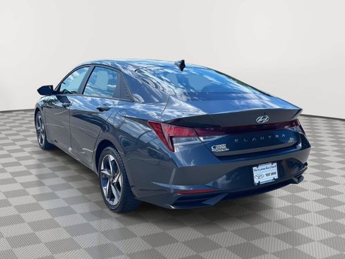 Used 2023 Hyundai Elantra SEL w/ Convenience Package FWD image 8