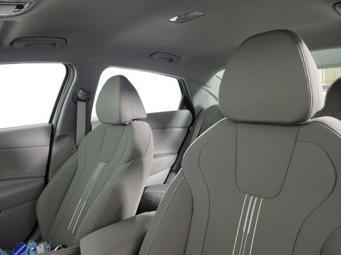 New 2025 Hyundai Elantra SEL image 27