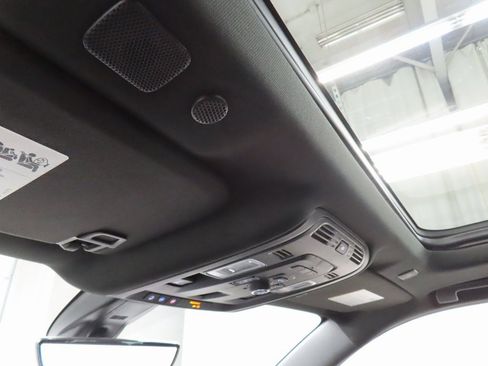 Used 2021 GMC Yukon XL Denali w/ Denali Premium Package image 23