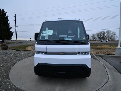 New 2025 Chevrolet Brightdrop 400 w/ Power Door Package image 7