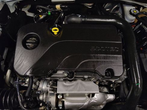 Used 2022 Chevrolet Malibu LS FWD image 30