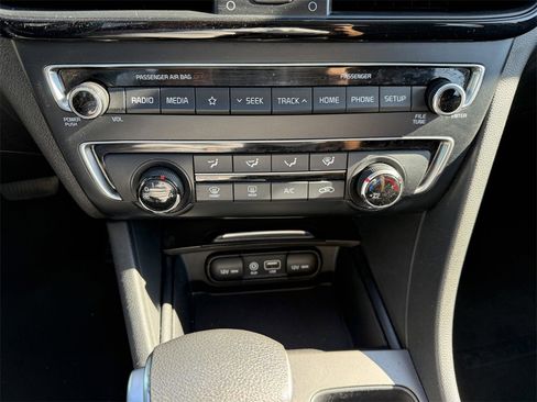 Used 2019 Kia Optima LX image 27