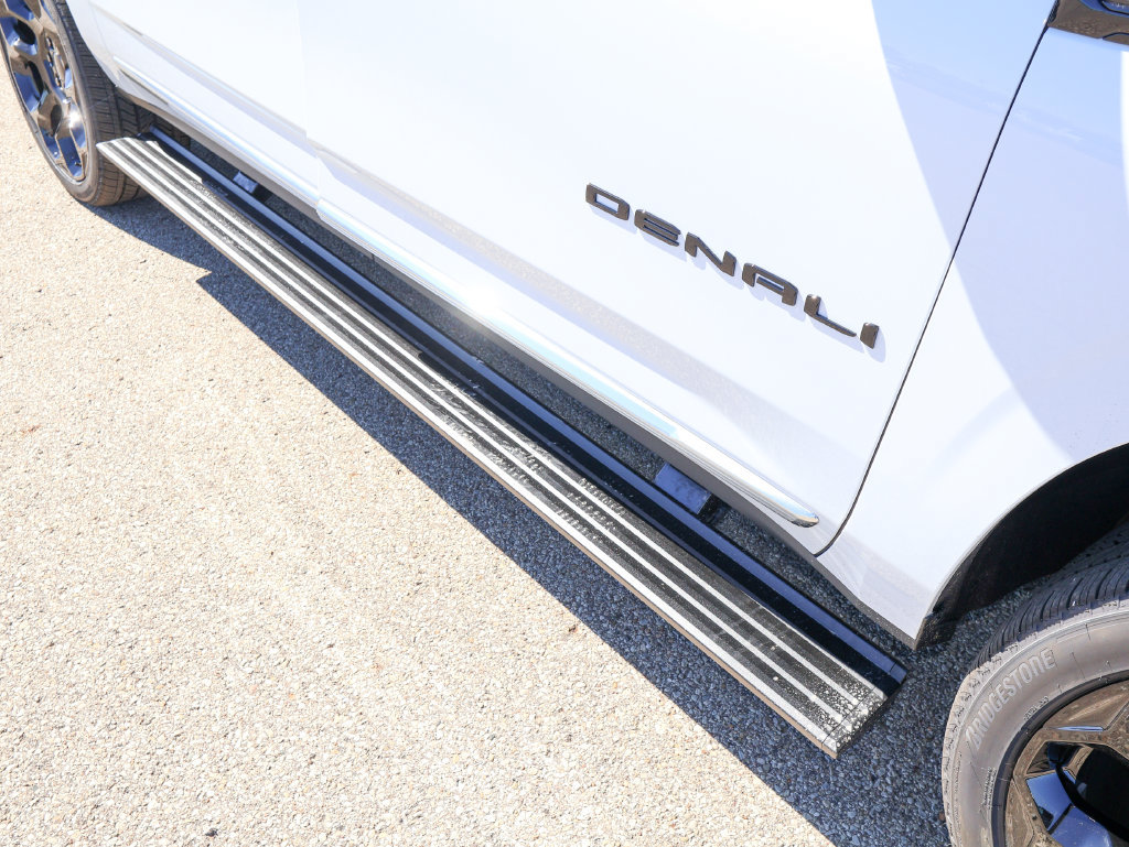 New 2026 GMC Yukon XL Denali w/ Denali Reserve Package AWD/4WD image 9