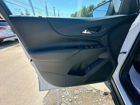 Used 2018 Chevrolet Equinox LT FWD image 23