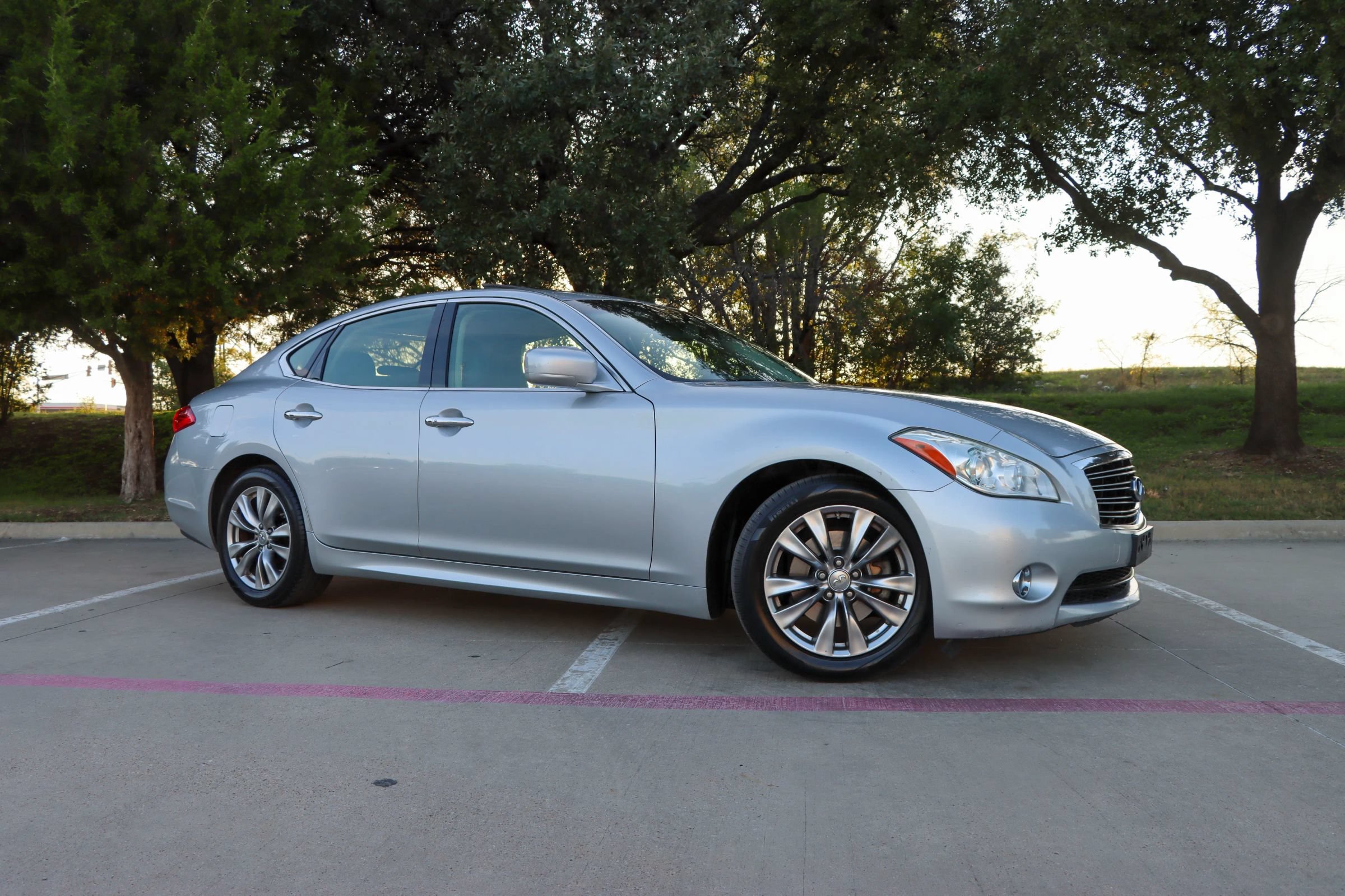 Used 2013 INFINITI M37 w/ Premium Pkg RWD image 1