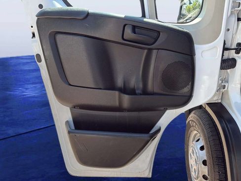 Used 2019 RAM ProMaster 2500 w/ Interior Convenience Group FWD image 18