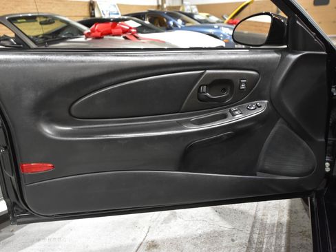 Used 2001 Chevrolet Monte Carlo SS w/ Preferred Equipment Group FWD image 10