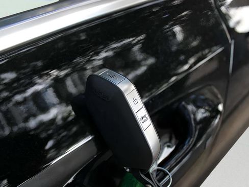 New 2025 Kia Sorento S w/ Panoramic Sunroof Package image 14