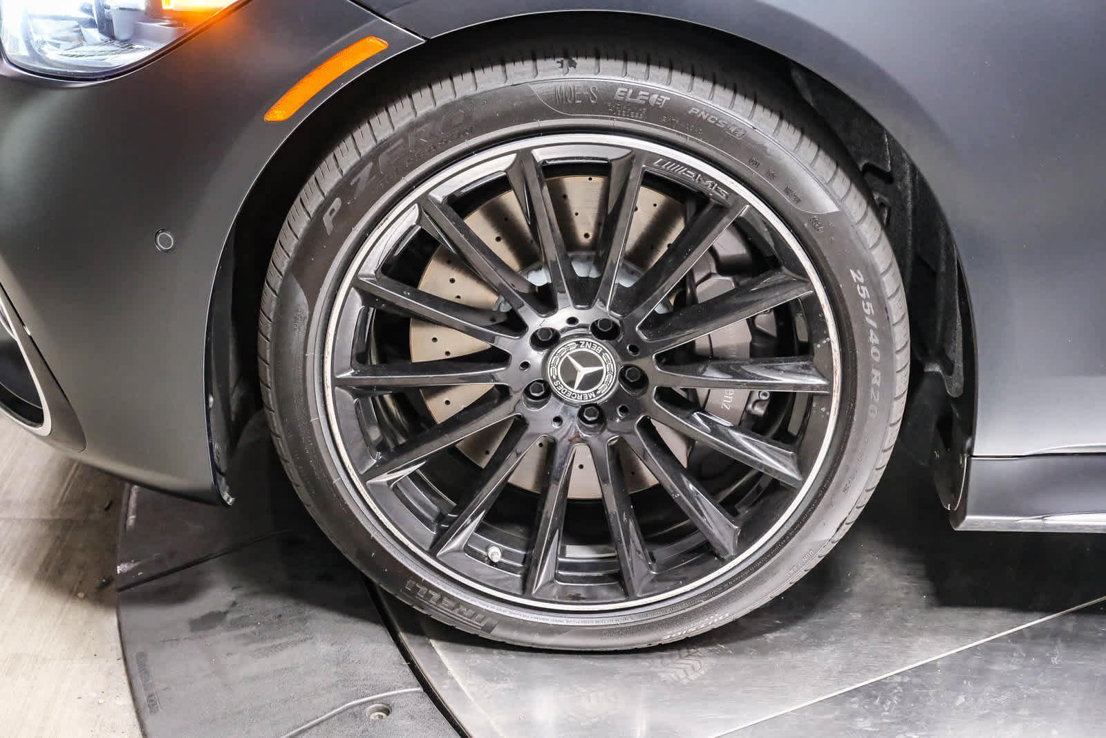 Used 2022 Mercedes-Benz S 580 4MATIC Sedan w/ AMG Line Package image 10