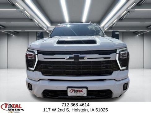 Used 2024 Chevrolet Silverado 2500 LTZ w/ LTZ Plus Package AWD/4WD image 3
