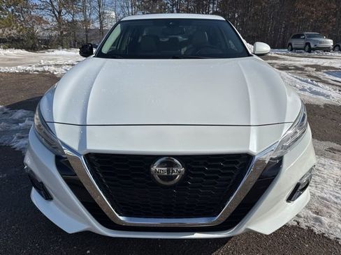 Used 2019 Nissan Altima 2.5 SV FWD image 2