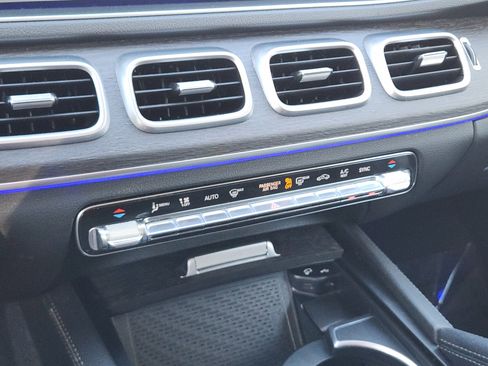 Used 2020 Mercedes-Benz GLE 450 4MATIC image 22