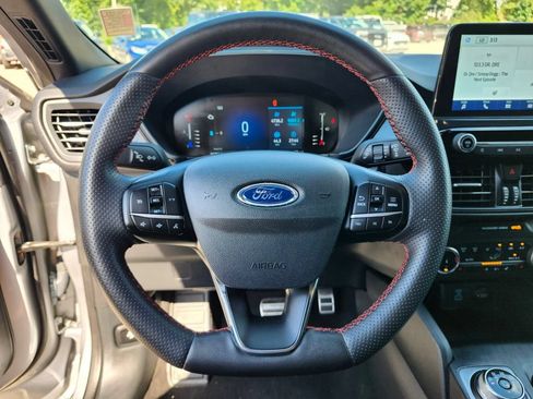 Used 2023 Ford Escape ST-Line Select AWD/4WD image 28