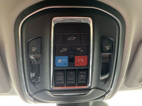 Used 2021 Jeep Grand Cherokee L Limited AWD/4WD image 27