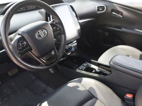 Used 2021 Toyota Prius Prime XLE image 14